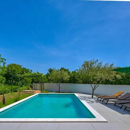 Agatha Villa Krnica